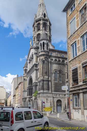 Lyon /  Sculptures à l'Église du Bon Pasteur