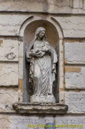 Lyon /  La Vierge à l'enfant