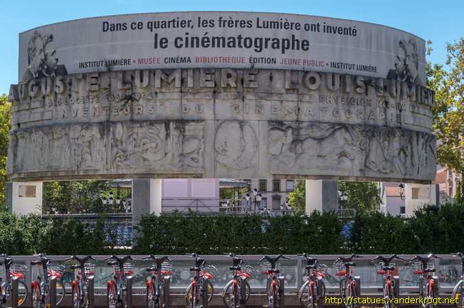Lyon /  Monument aux frères Lumière