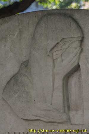 Lyon /  Monument aux victimes de Derrière les Voûtes