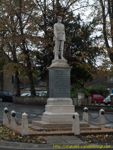 Mildenhall /  War Memorial