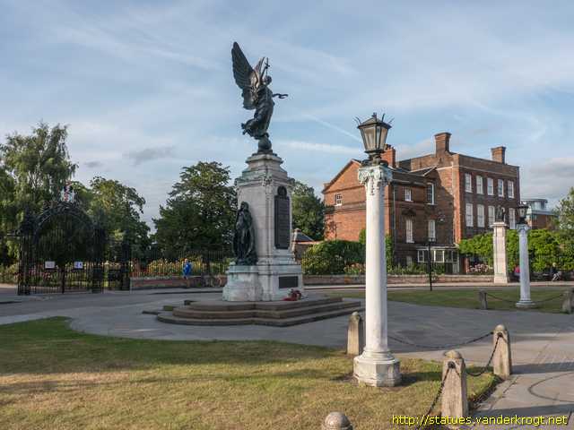 Colchester /  War Memorial