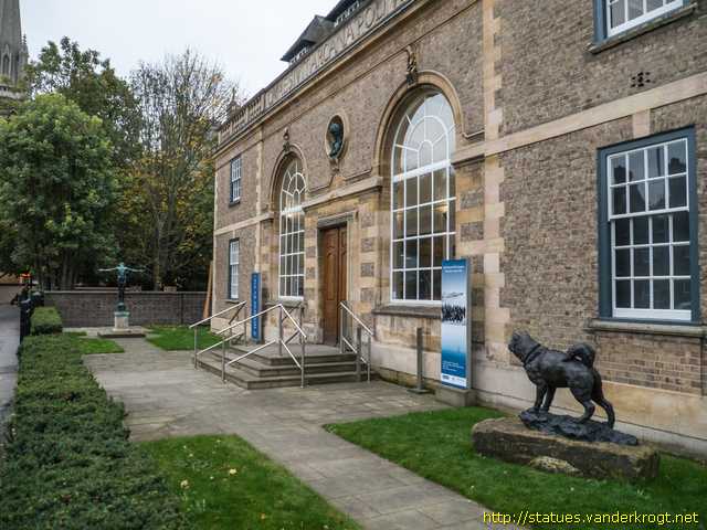 Cambridge /  Sledge Dog Memorial