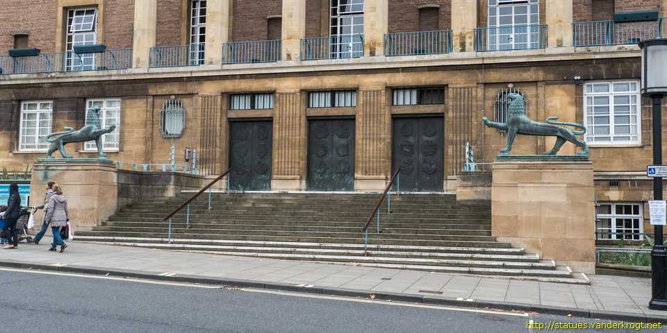 Norwich /  Pair of Heraldic Lions