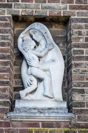 Braintree /  Nurse with Child