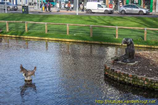 Hemel Hempstead /  Kangaroo, Joey and Platypus