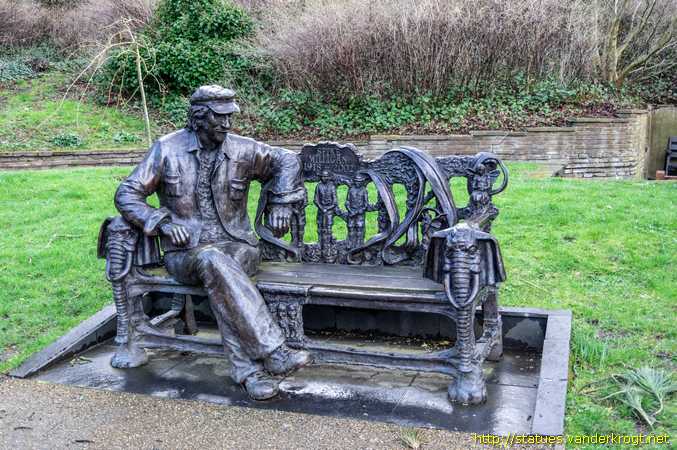 London /  A Conversation with Spike