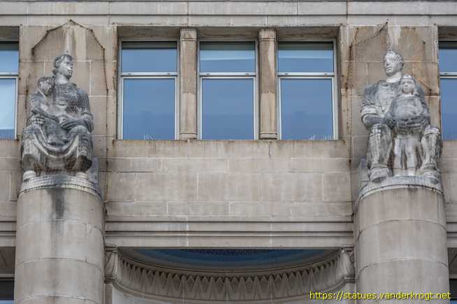 Liverpool /  Mother and Child & Father and Child