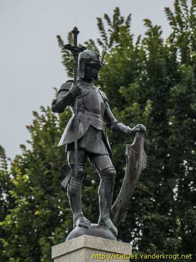 Hove /  War Memorial 1914-19 (1939-45)