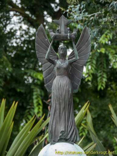 Hythe / War Memorial