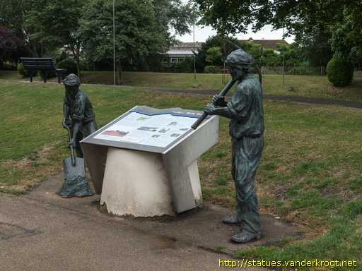 Hythe /  Two Navvies - Canal Builders