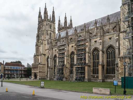 Canterbury /  Statues on the West Front of Canterbury Cathedral