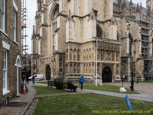 Canterbury /  Statues on the West Front of Canterbury Cathedral