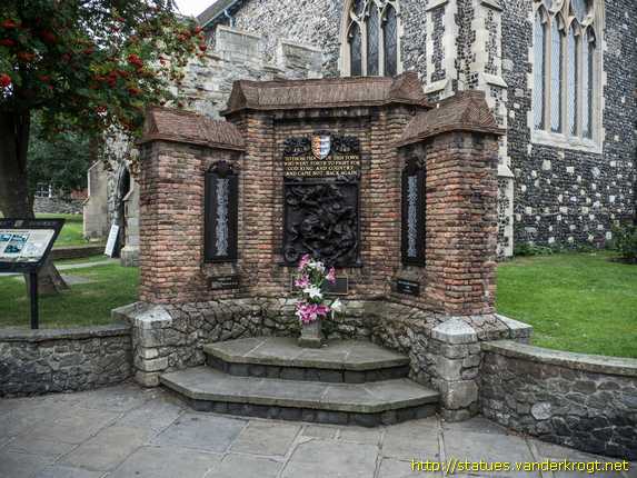 Sandwich /  War Memorial