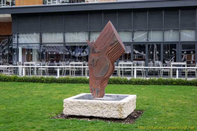 Newbury /  Drinking Horse