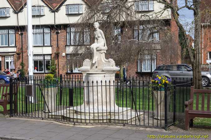 Marlow /  Charles Frohman Monument