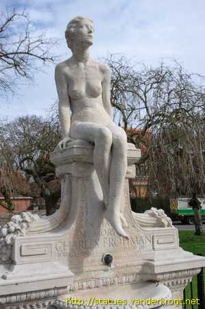 Marlow /  Charles Frohman Monument