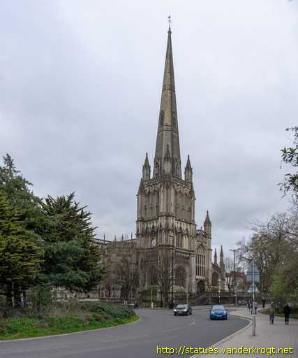 Bristol /  Sculptures at the St Mary Redcliffe