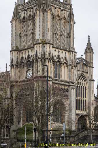 Bristol /  Sculptures at the St Mary Redcliffe
