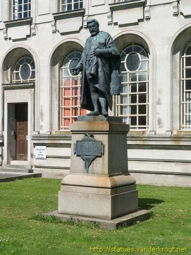 Cardiff - Caerdydd /  Gwilym Williams