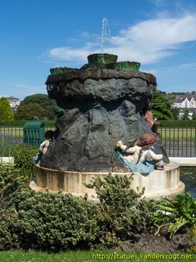 Swansea - Abertawe /  Boys' Brigade fountain