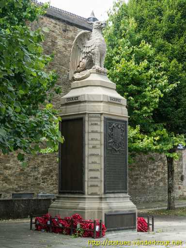 Haverfordwest - Hwlffordd /  County of Pembroke War Memorial - Cofeb rhyfel Sir Penfro