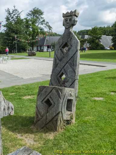 Machynlleth /  Wooden seating sculptures