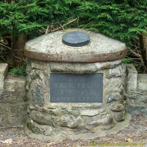 Frongoch /  Monument to Bob Roberts
