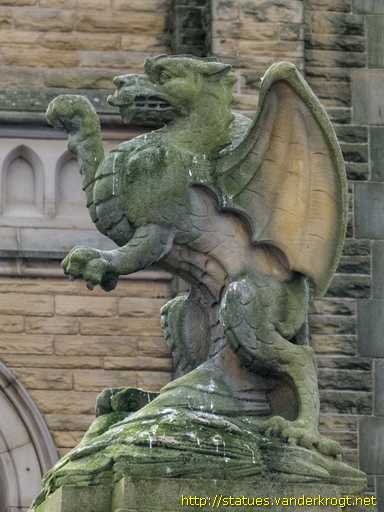 Caernarfon /  War Memorial - Cofeb rhyfel
