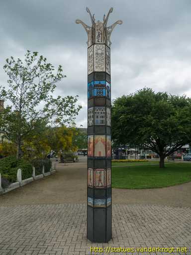 Llandudno /  Millennium Sculpture