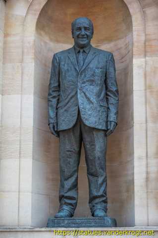 Hull /  Leo Schultz
