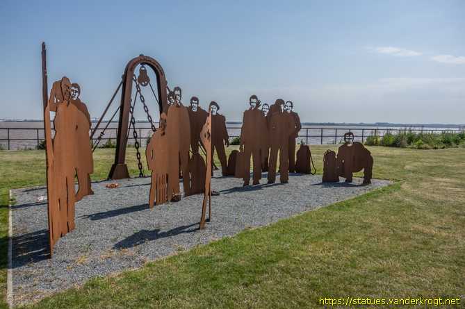 Hull /  The Lost Trawlermen of Hull Memorial