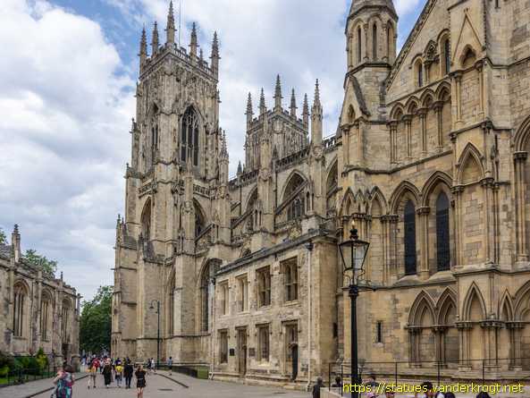 York /  Saints' Statues at York Minster