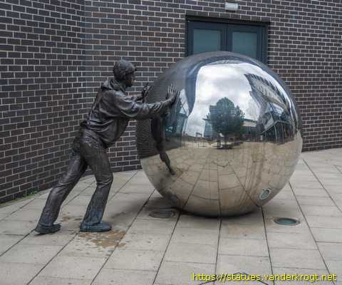Leeds /  A Reflective Approach
