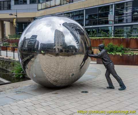 Leeds /  A Reflective Approach