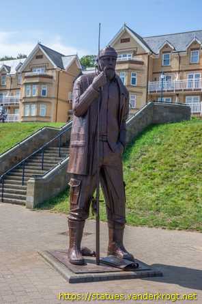 Filey /  A High Tide in Short Wellies