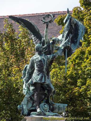 Budapest /  Honvéd-szobor