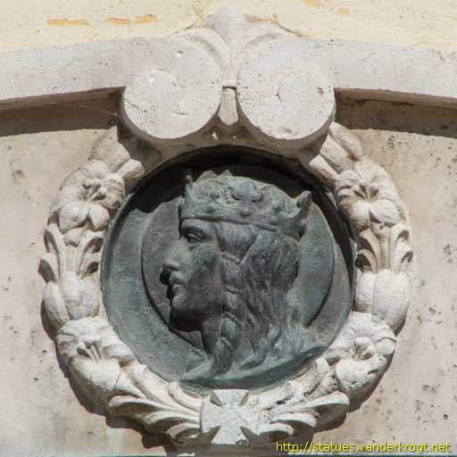 Székesfehérvár /  Szent Imre szülőháza dombormű