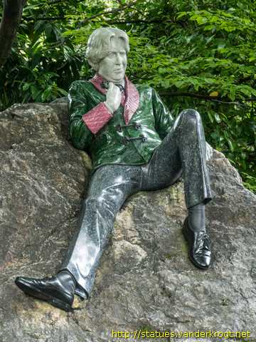 Dublin - Baile Átha Cliath /  Oscar Wilde Memorial