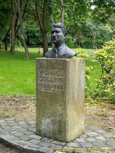 Dublin - Baile Átha Cliath /  Michael Collins - <i>Mícheál Ó Coileáin</i>