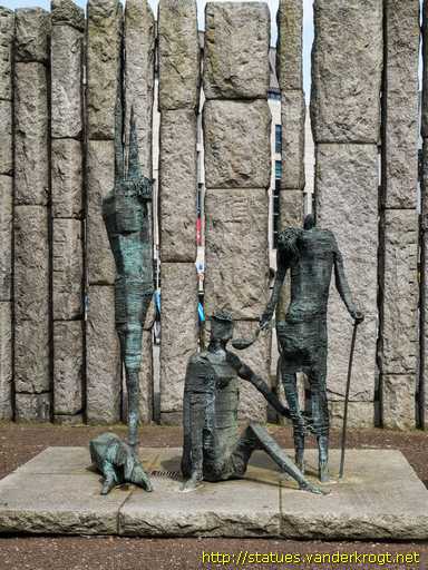 Dublin - Baile Átha Cliath /  Theobald Wolfe Tone - Famine Memorial / <i>Cuimhneachán an Ghorta</i>