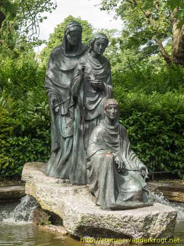 Dublin - Baile Átha Cliath /  Three Fates - <i>Triúr Bandéithe na Cinniúna</i>