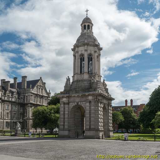 Dublin - Baile Átha Cliath /  Sculptures at the Campanile of Trinity College