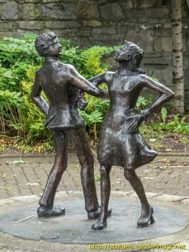 Tallaght - Tamhlacht /  The Dancers