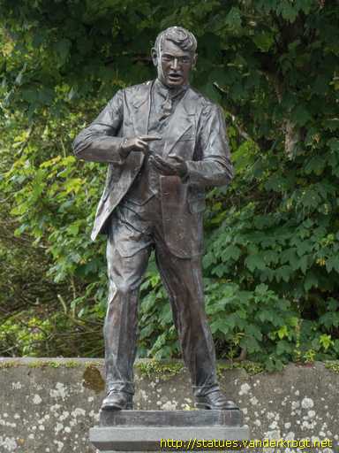 Clonakilty - Cloich na Coillte /  Michael Collins - <i>Mícheál Ó Coileáin</i>