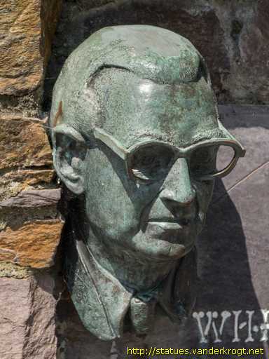Cahersiveen - Cathair Saidhbhín /  Sigerson Clifford