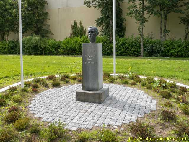 Tralee - Trá Lí /  Patrick Pearse - <i>Pádraig Mac Piarais</i>