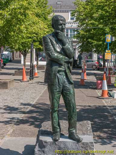 Newcastle West - An Caisleán Nua /  Michael Hartnett - <i>Mícheál Ó hAirtnéide</i>