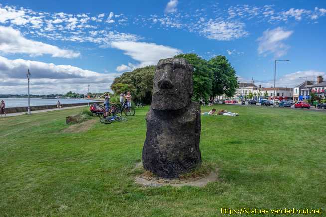 Dublin - Baile Átha Cliath /  Moai Sculpture