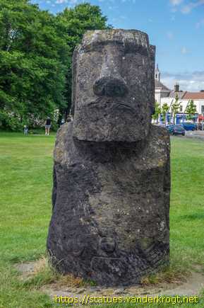 Dublin - Baile Átha Cliath /  Moai Sculpture